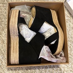 New in box Jessica Simpson wedges